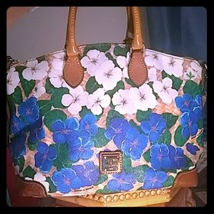 *SOLD* Dooney and Bourke Leather Purse